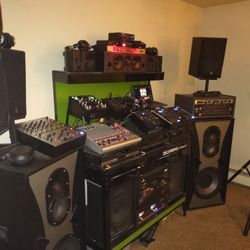 Dj Equipment 