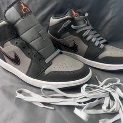 Jordan 1 Mid SE