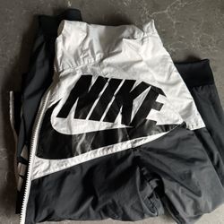 Nike Windbreaker Hoodies - Kids Size M (2)