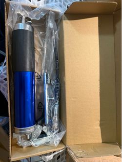 Grease gun new with accessories $20 in n Lakeland