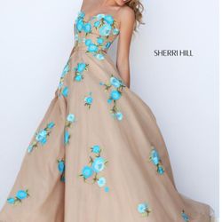 SHERRI HILL Champagne Tulle Lace Prom Dress Size 2