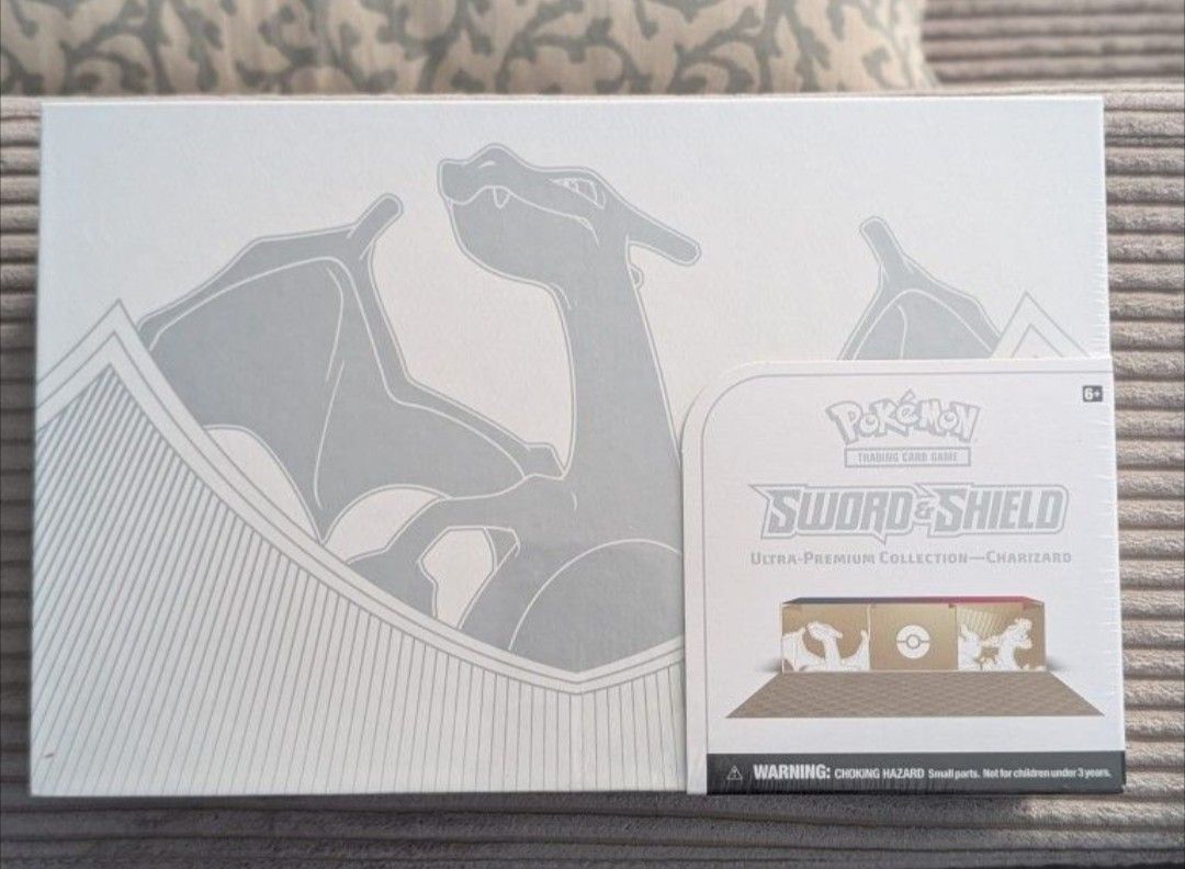 Pokemon Charizard UPC