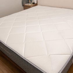 King Mattress - Lull Luxe Hybrid