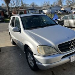 Mercedes Benz ML (contact info removed)