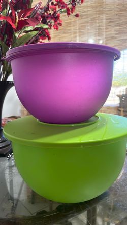 Tupperware bowls.