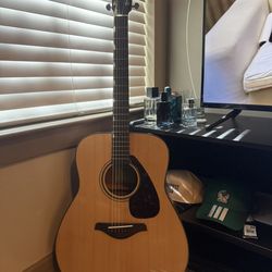 YAMAHA FG800J Solid Top Acoustic Guitar