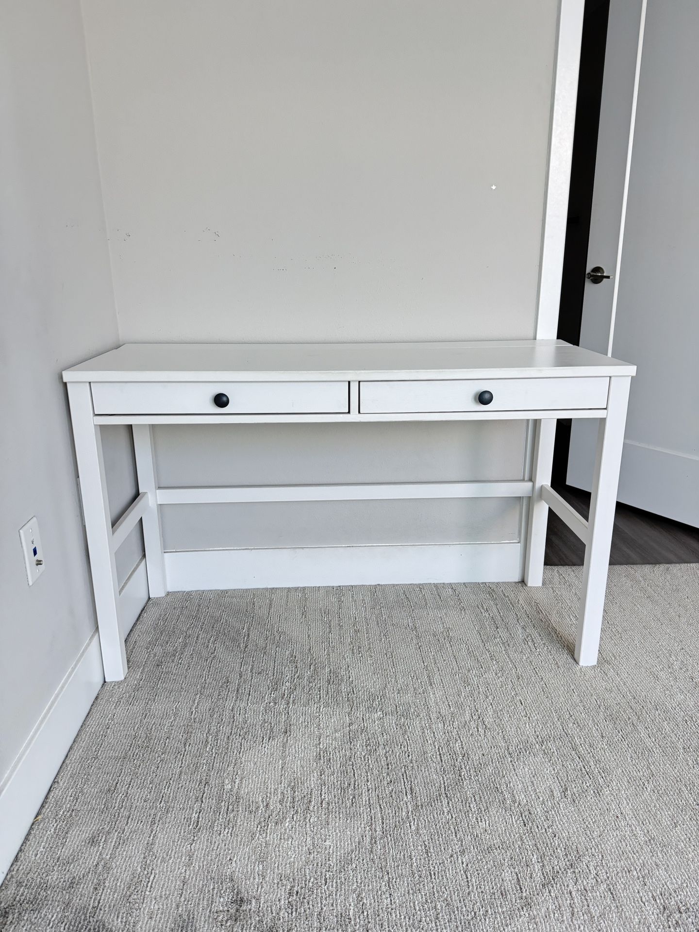 Desk IKEA Hemnes