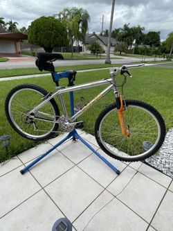 Caloi Sigma Hardtail Mountain Bike