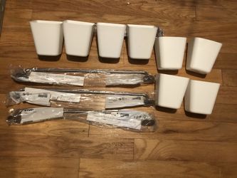 Herb small planters and hanging rods all new never used you get all for $20