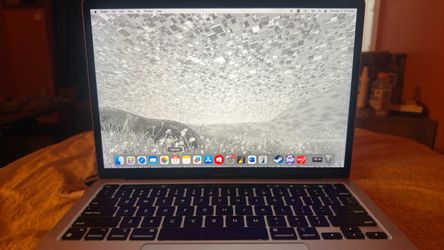 MacBook Pro 13in m1 8gb