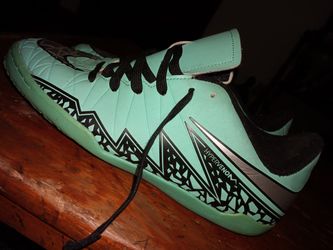 Hurry now Blue Nike shoes size 5y
