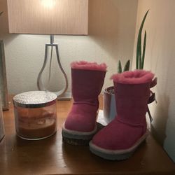 Toddler Uggs Size 6