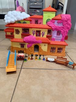 Disney Encanto Casa Madrigal Playset – House + Figures + Accessories