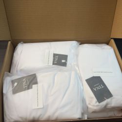 Tina's Cocktail Table Covers White