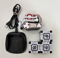 (Read) Cozmo robot bundle