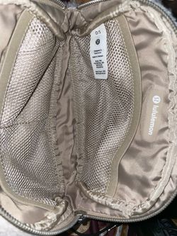 Lululemon everywhere belt bag