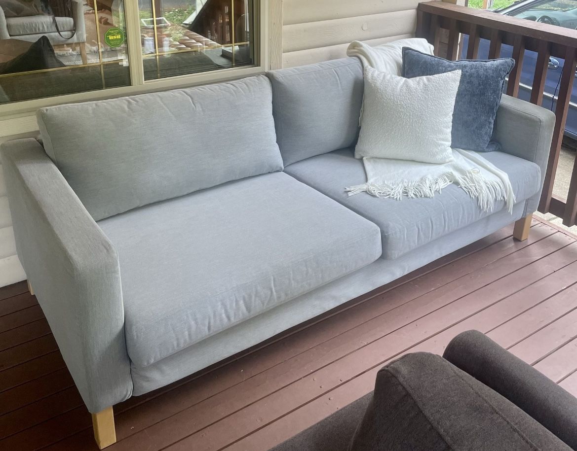 3 Seat Sofa Couch w/ Zippers / Delivery Available 