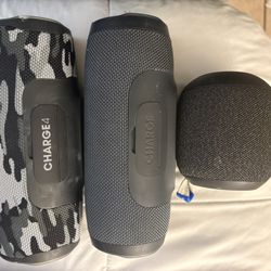 Jbl Charge 4  Jbl Charge And Small Speaker 