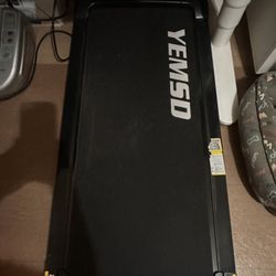YEMSD Under Desk Treadmill With Remote Pick up in Temple city