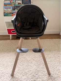 Maxi-Cosi Moa 8-in-1 Standard High Chair - Classic Graphite: Adjustable Height, Removable Tray.