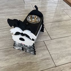 Dog Feeder
