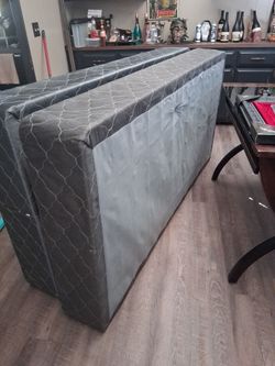 Twin matress  Box