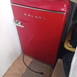 Vintage Mini Fridge 