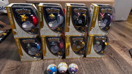 Pokémon 20th Anniversary TOMY Figure & Poké Ball Set
