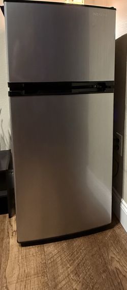 Mini fridge