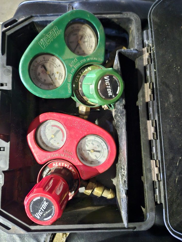 oxygen and acetylene regulators,