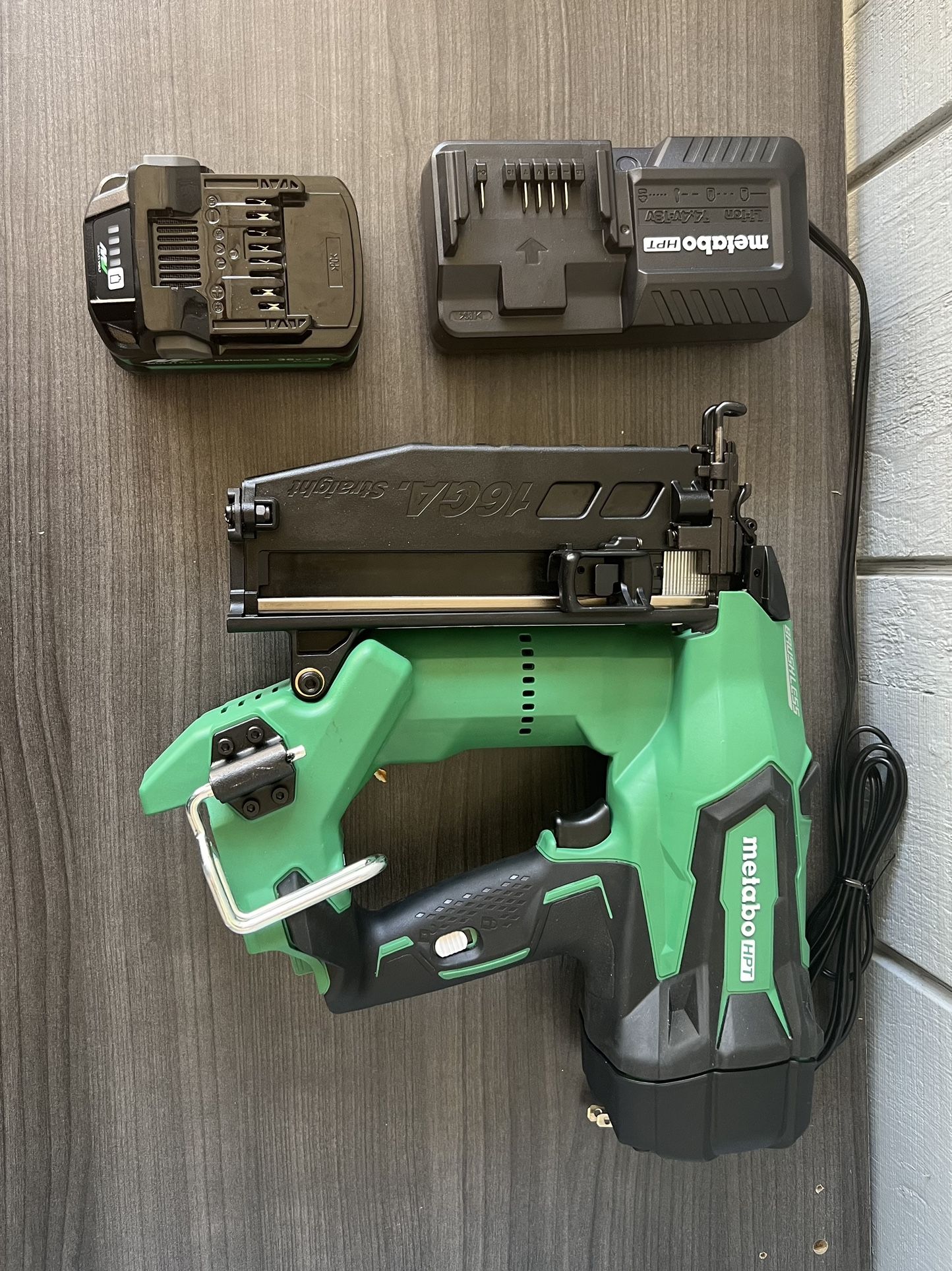 Metabo HPT Finish Nailer 