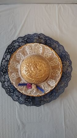 Straw decorative hat