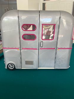 Generation Doll Camper