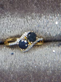 DIAMOND &SAPHIRE RING