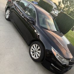 2017 KIA Optima
