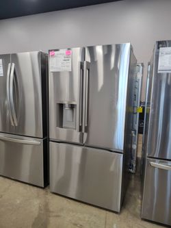 LG Counter -Depth MAX with Zero Clearance 3-Door French Door Refrigerator with Thin Door Design