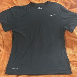 3 XL Nike T Shirt $25