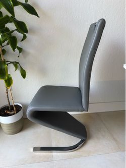 6 Sillas de metal y forro de material sintetico, Mesa de Cento de Madera y Cristal, Mesa Consola de Entrada de Metal y Cristal y Bar de Metal, Madera 