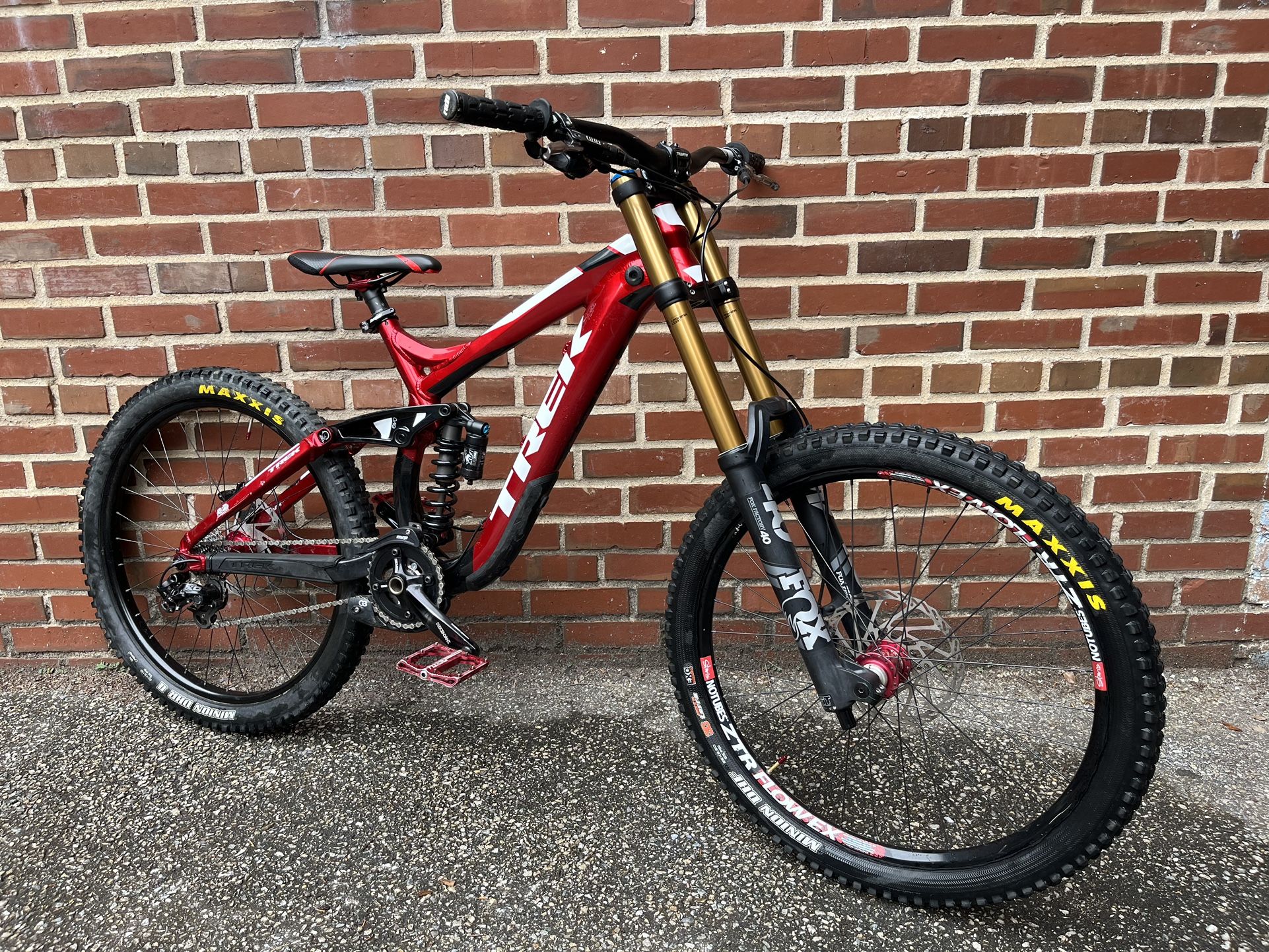 Trek Session Downhill Mountain Bike