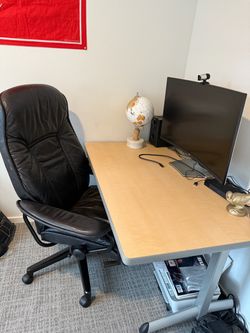 Adjustable Office Desk & Executive Chair – Excellent Condition