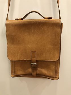 Leather shoulder bag