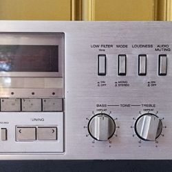 oWoW thats a SONY STR-V55 