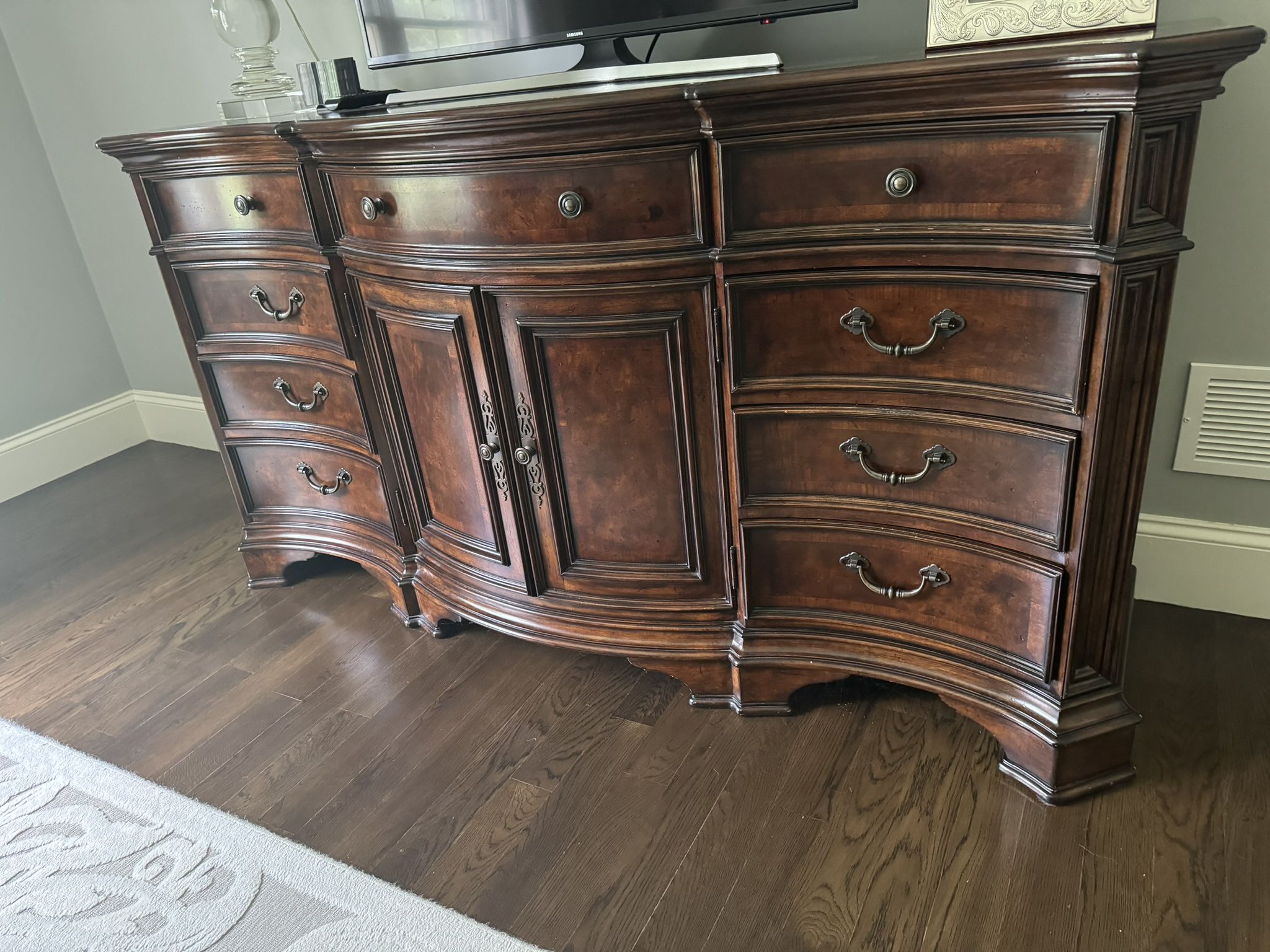 Dresser