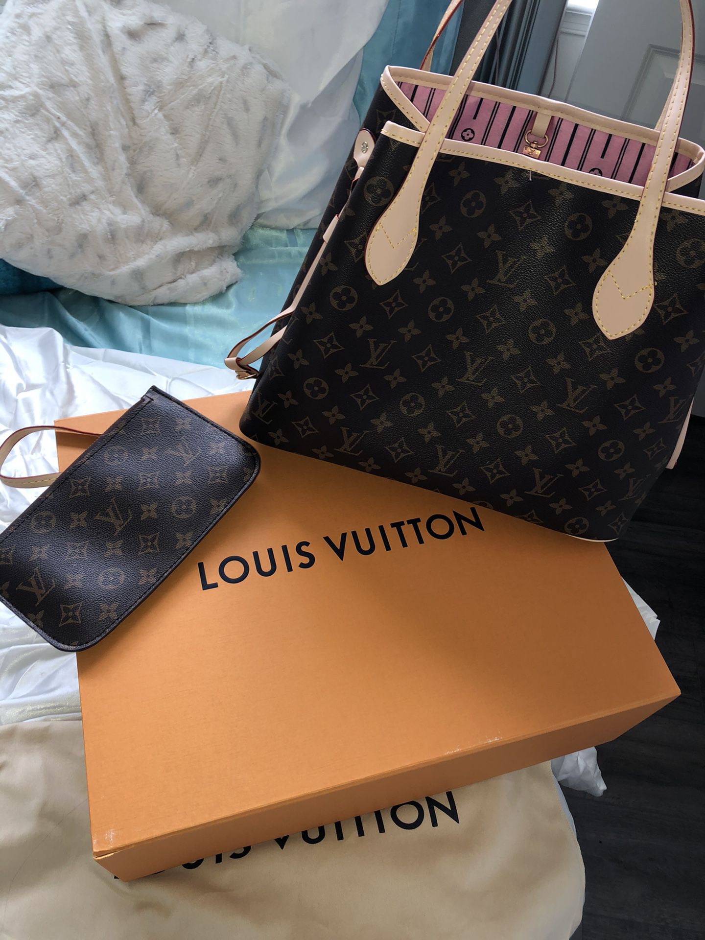 Louis Vuitton Neverfull MM bag