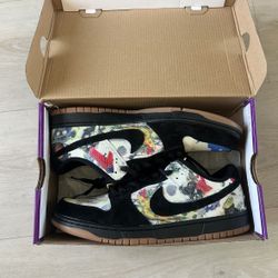 Supreme SB Dunks 