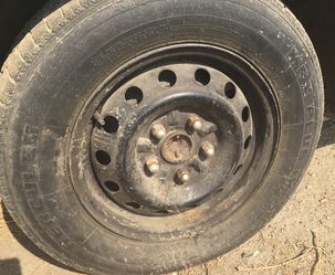 Tengo 4 yantas de venta de un Toyota camary 97 si alguien está interesados favor de preguntar personas serias en buenas condiciones