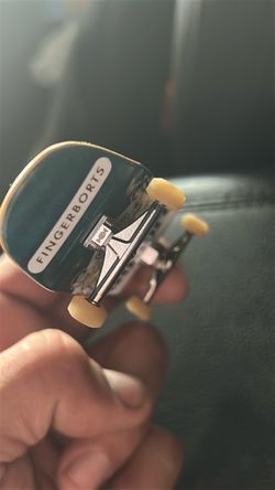 Goobro fingerboard complete caramel trucks