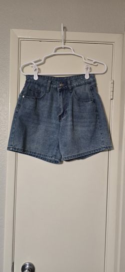 Women's Shorts Size 28 