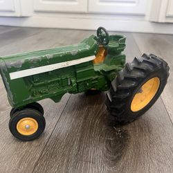 Vintage  1/16 Scale Ertl Dyersville Iowa 1855 Narrow Front Farm Tractor Made In USA