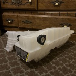 Coolant Reservoir Expansion Tank – Peterbilt 579 / Kenworth T680 T880